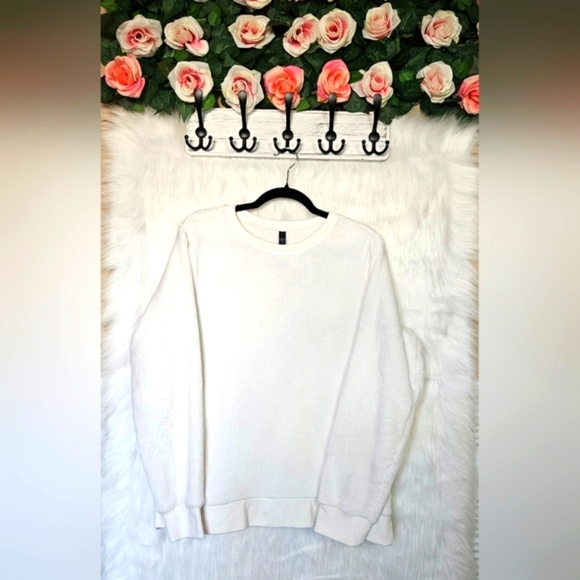 GAIAM Classic Ultra Soft Polar White Pullover Sweater - Picture 1 of 8